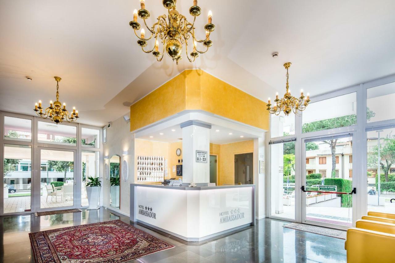Hotel Ambassador Meuble Lignano Sabbiadoro Extérieur photo